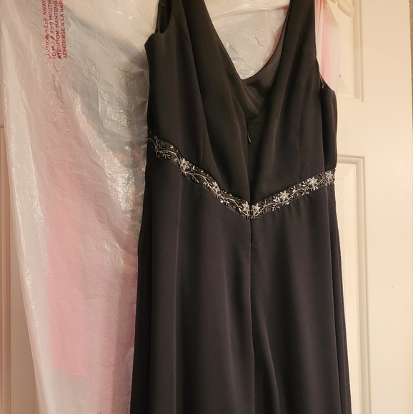 Like new, Michaelangelo Formal Black Dress, Size 10 - Picture 2 of 7
